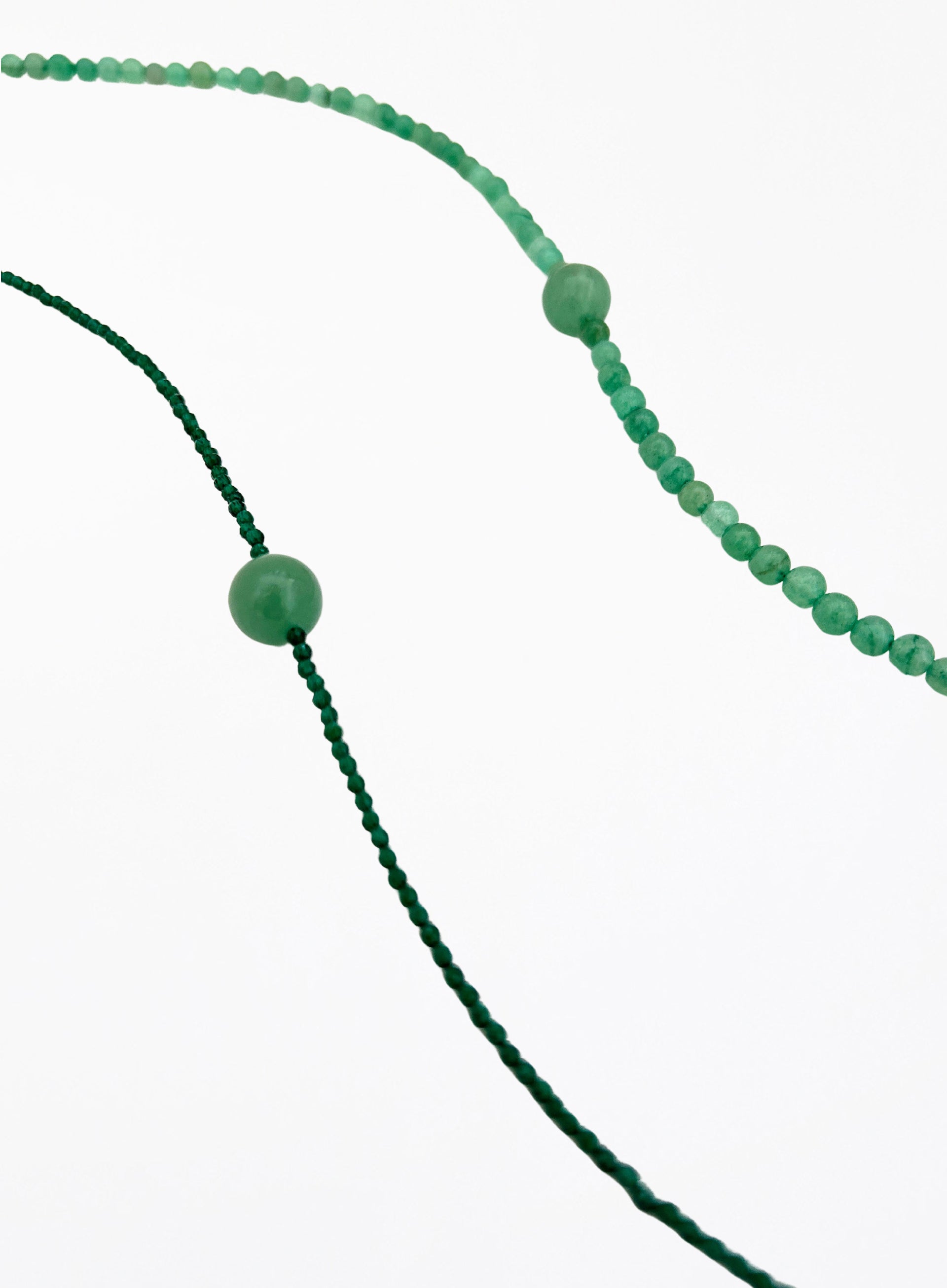 green stones beaded collar necklace