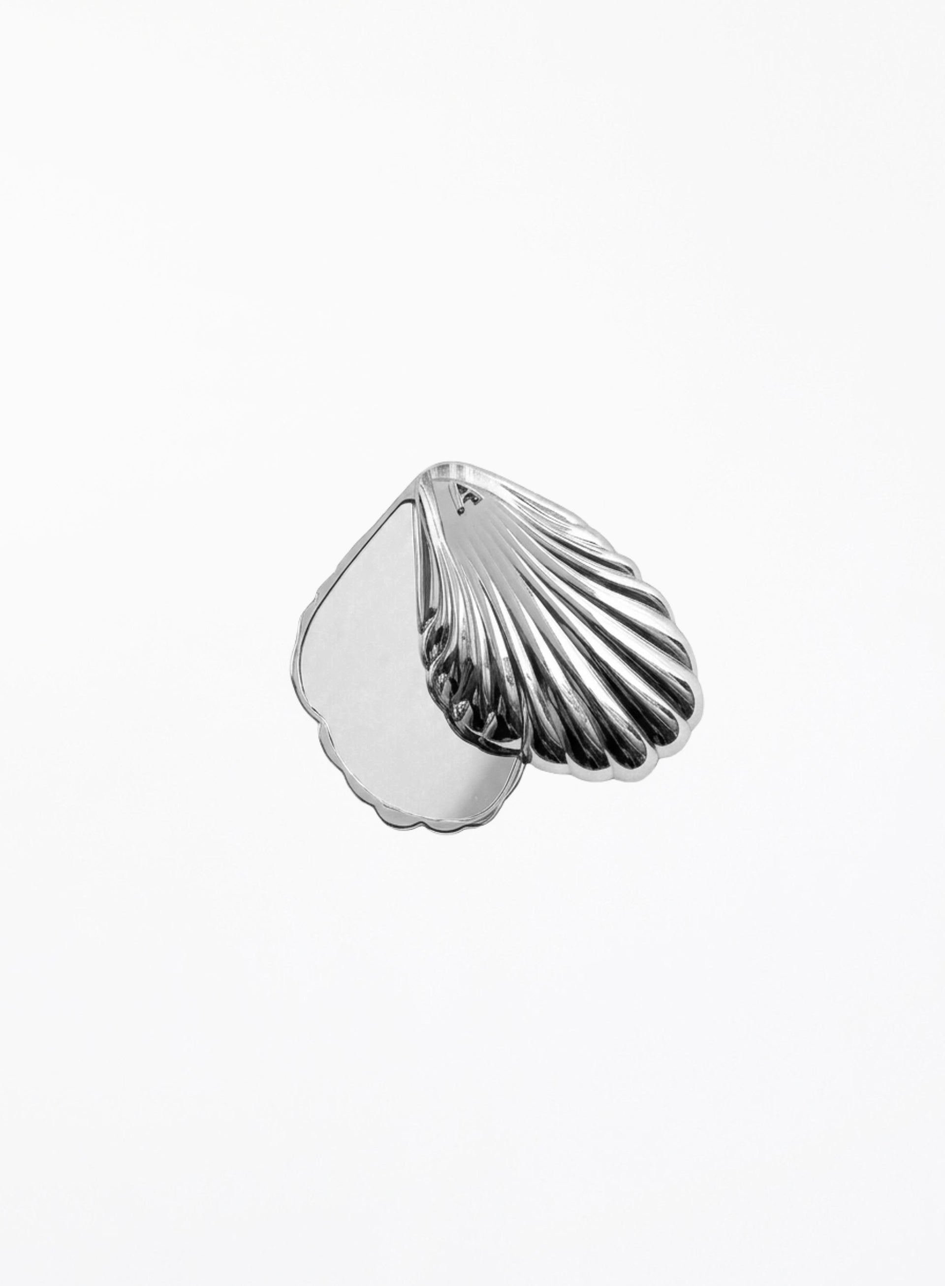 Rhonyer Scallop Pocket Mirror