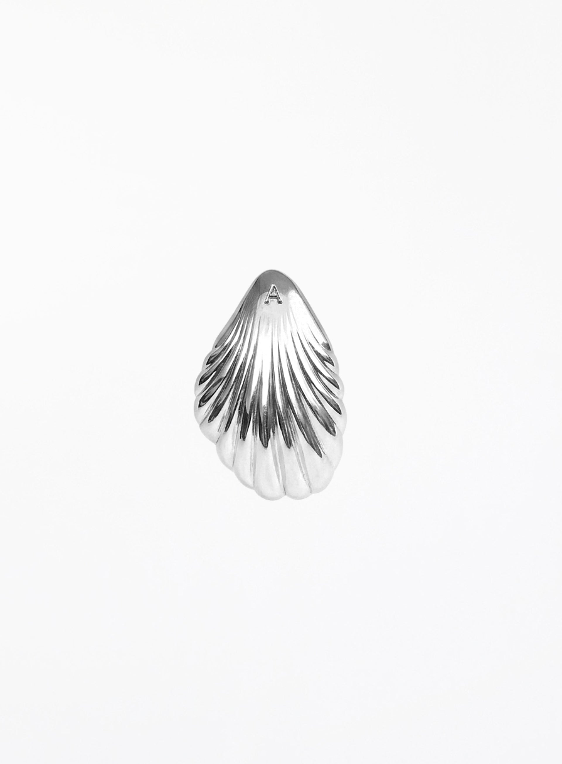 Rhonyer Scallop Pocket Mirror
