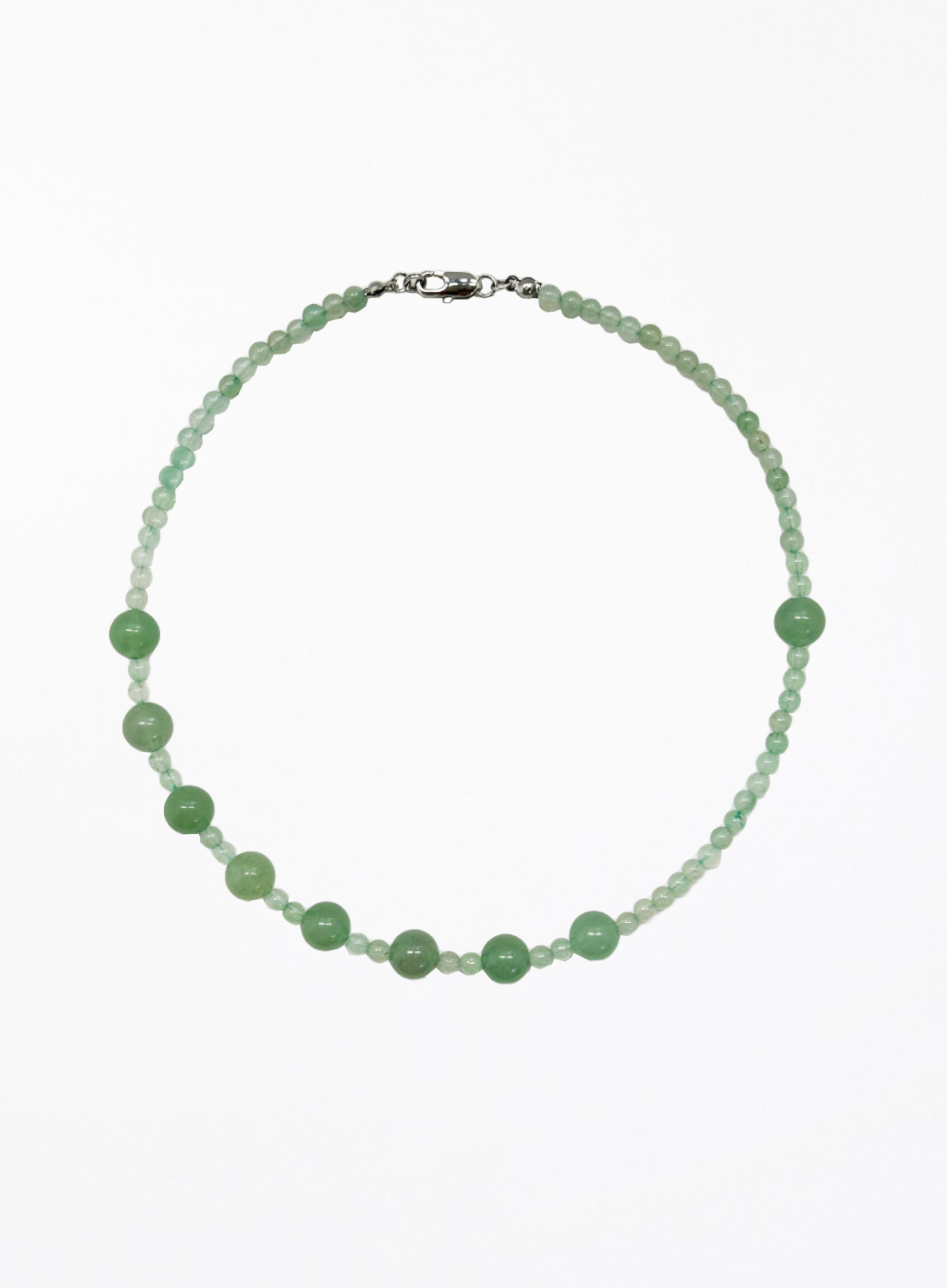 green natural stones beaded necklace