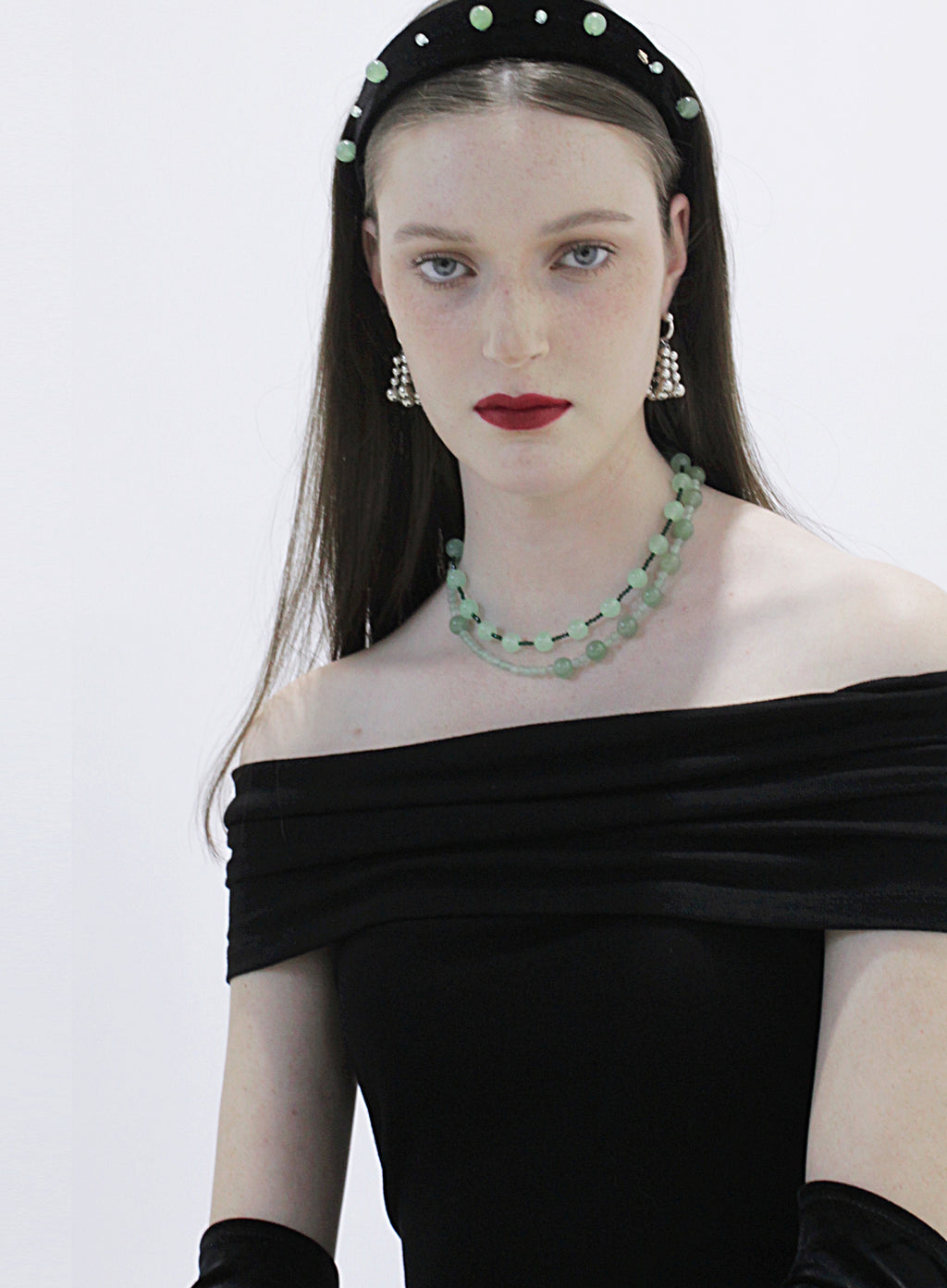 green natural stones beaded necklace