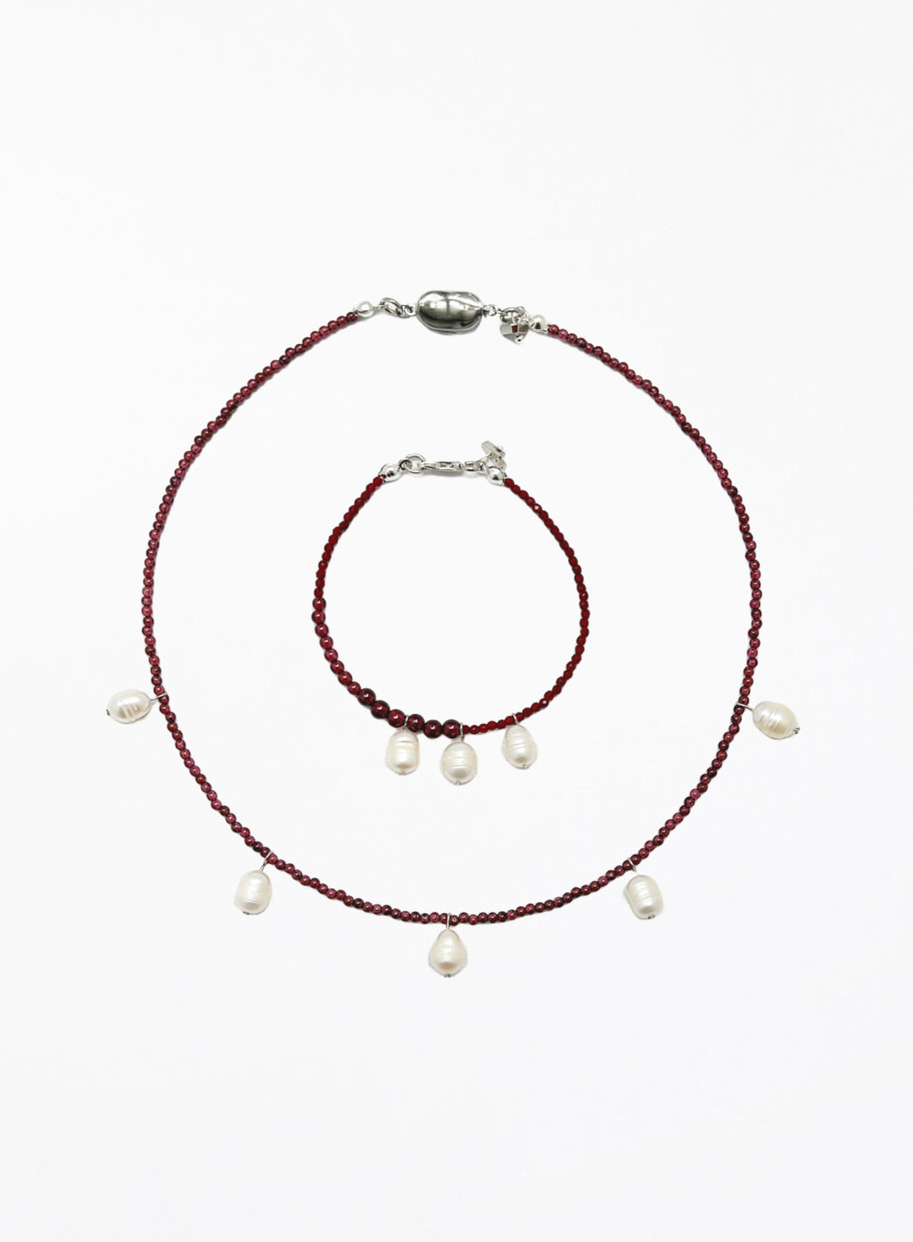 Deray Garnet Pearl Bracelet