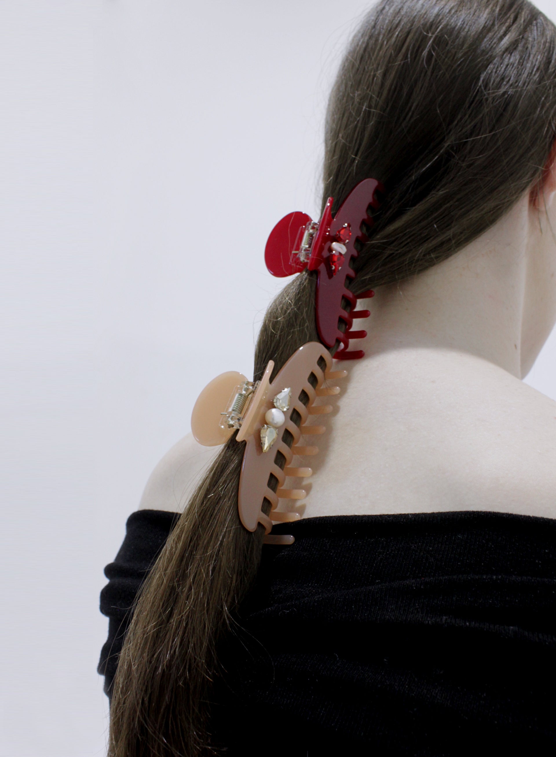 Attila Rhinestone Embellished Cellulose Acetate Hair Claw - Crimson