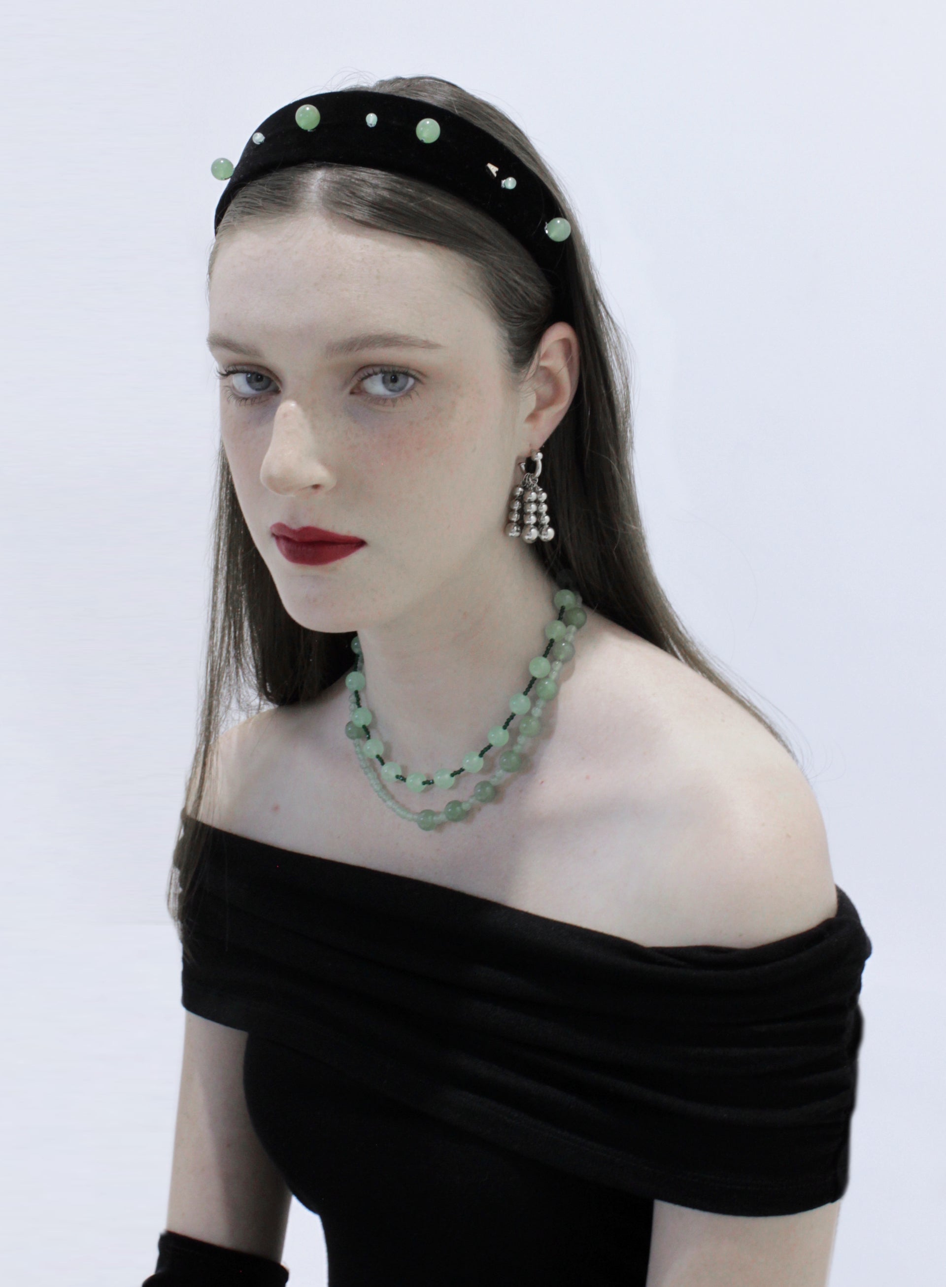 green natural stones beaded necklace