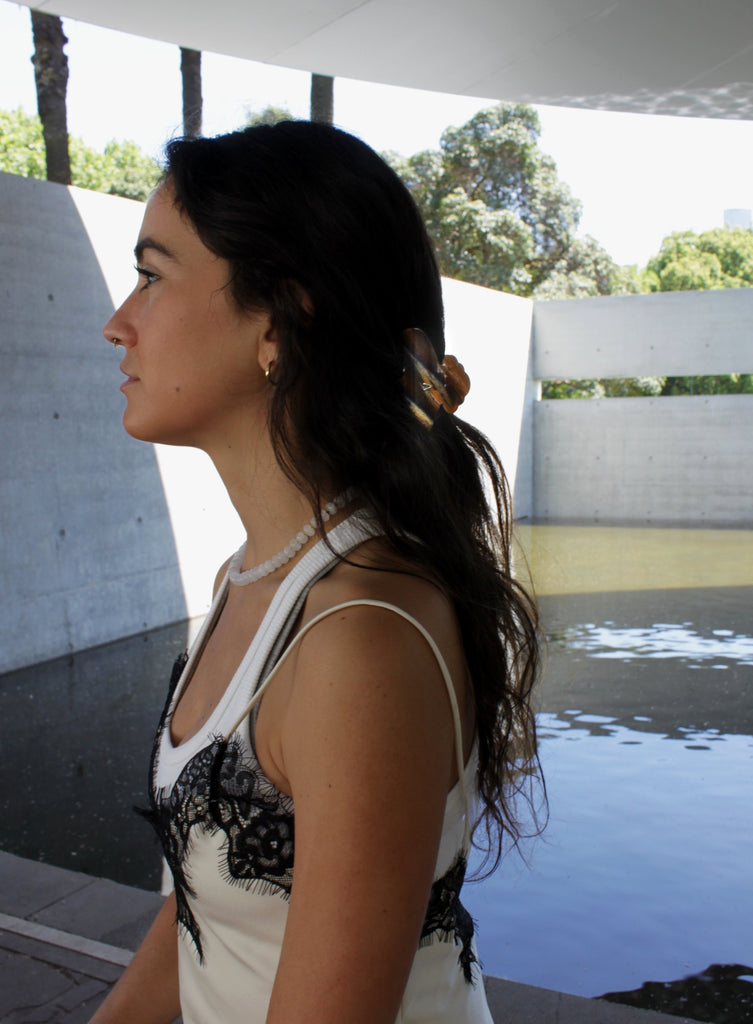 Woman with a ponytail wearing hair claw
