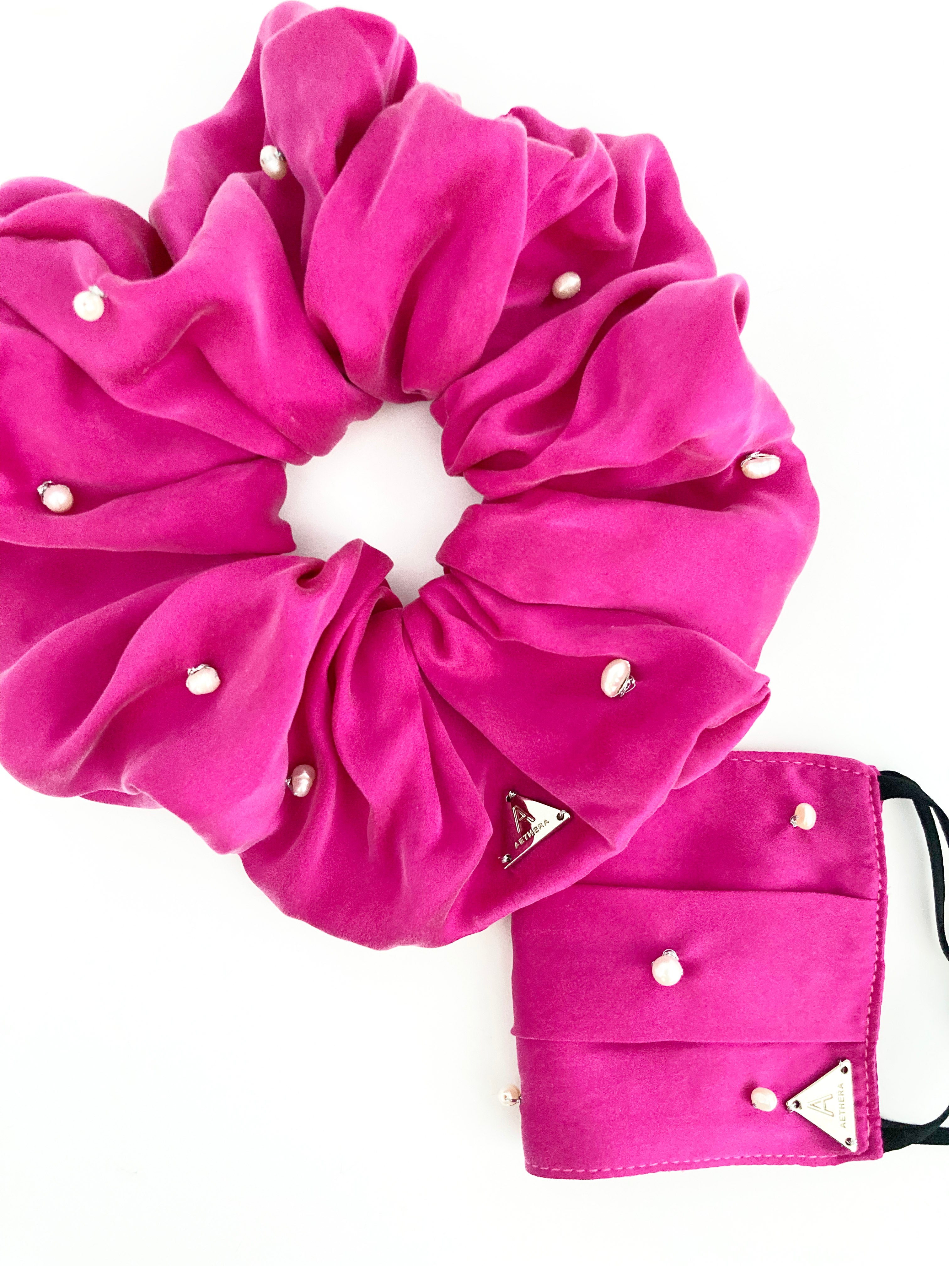 Nacre Cultured Pearl Silk Facemask - Fuchsia